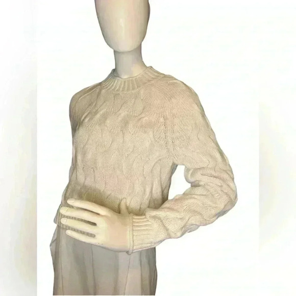 Banana Republic Cropped Knit Crewneck Sweater Size L. - Picture 2 of 9